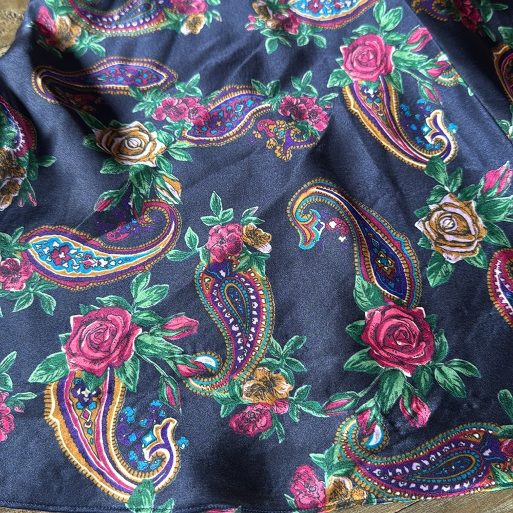 Vintage Gold Label Victoria’s Secret navy floral paisley button negligée size M - Picture 7 of 11